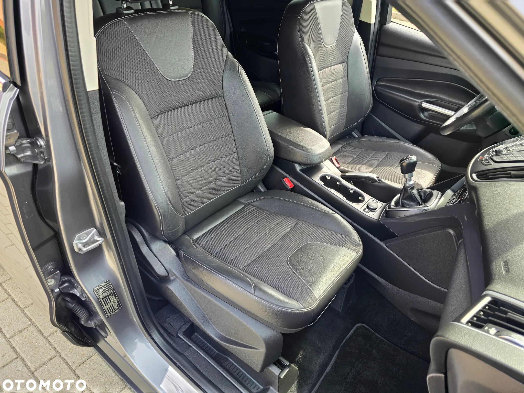 Ford Kuga 1.6 EcoBoost 2x4 Individual - 24