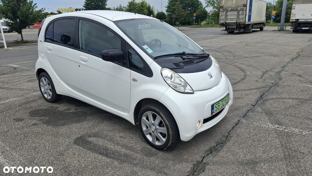 Peugeot iOn Active - 3