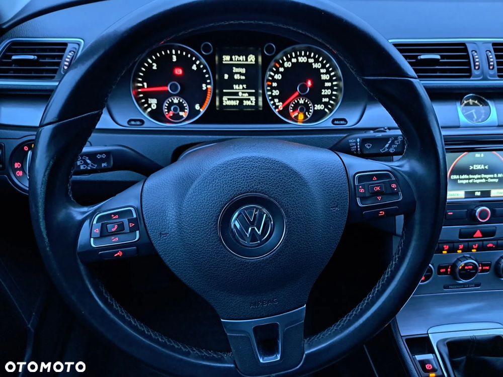 Volkswagen Passat Variant 2.0 TDI BlueMotion Technology Highline - 16