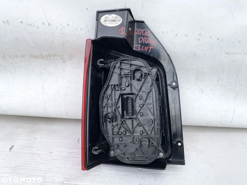 VW TRANSPORTER T5 LIFT 10- LAMPA TYLNA PRAWA DRZWI SKRZYDEŁKOWE 7E0945096T - 5