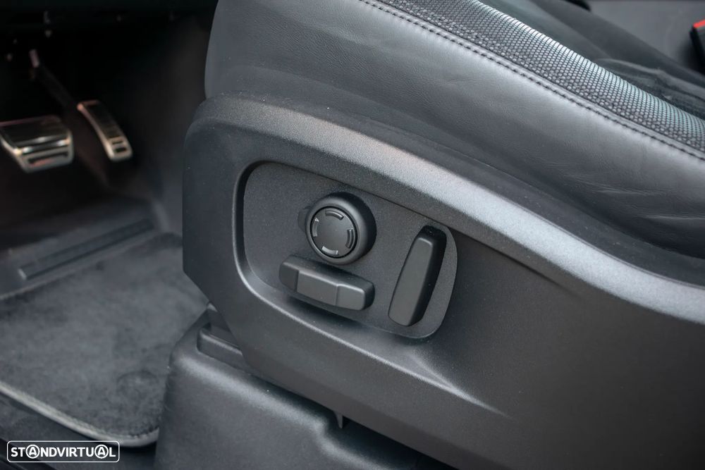 Land Rover Defender - 13