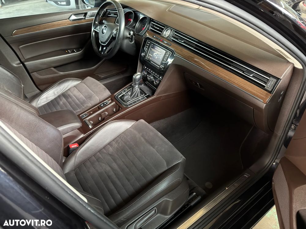 Volkswagen Passat 2.0 TDI DSG 4Motion Highline - 26