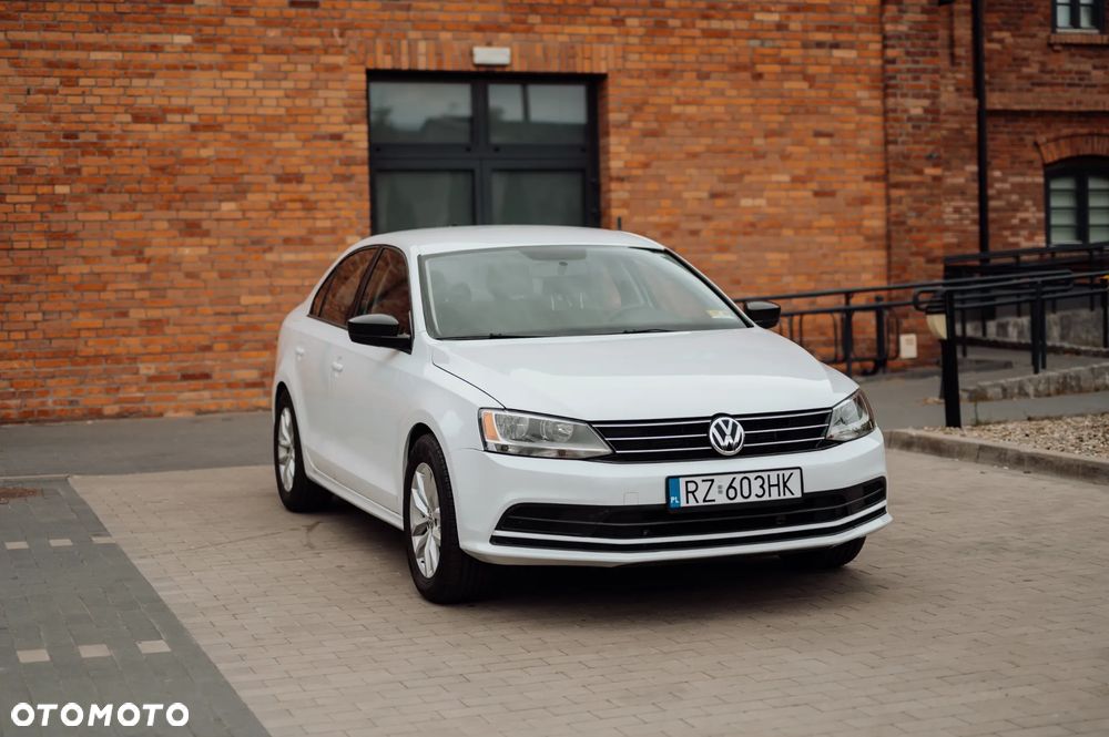 Volkswagen Jetta - 3