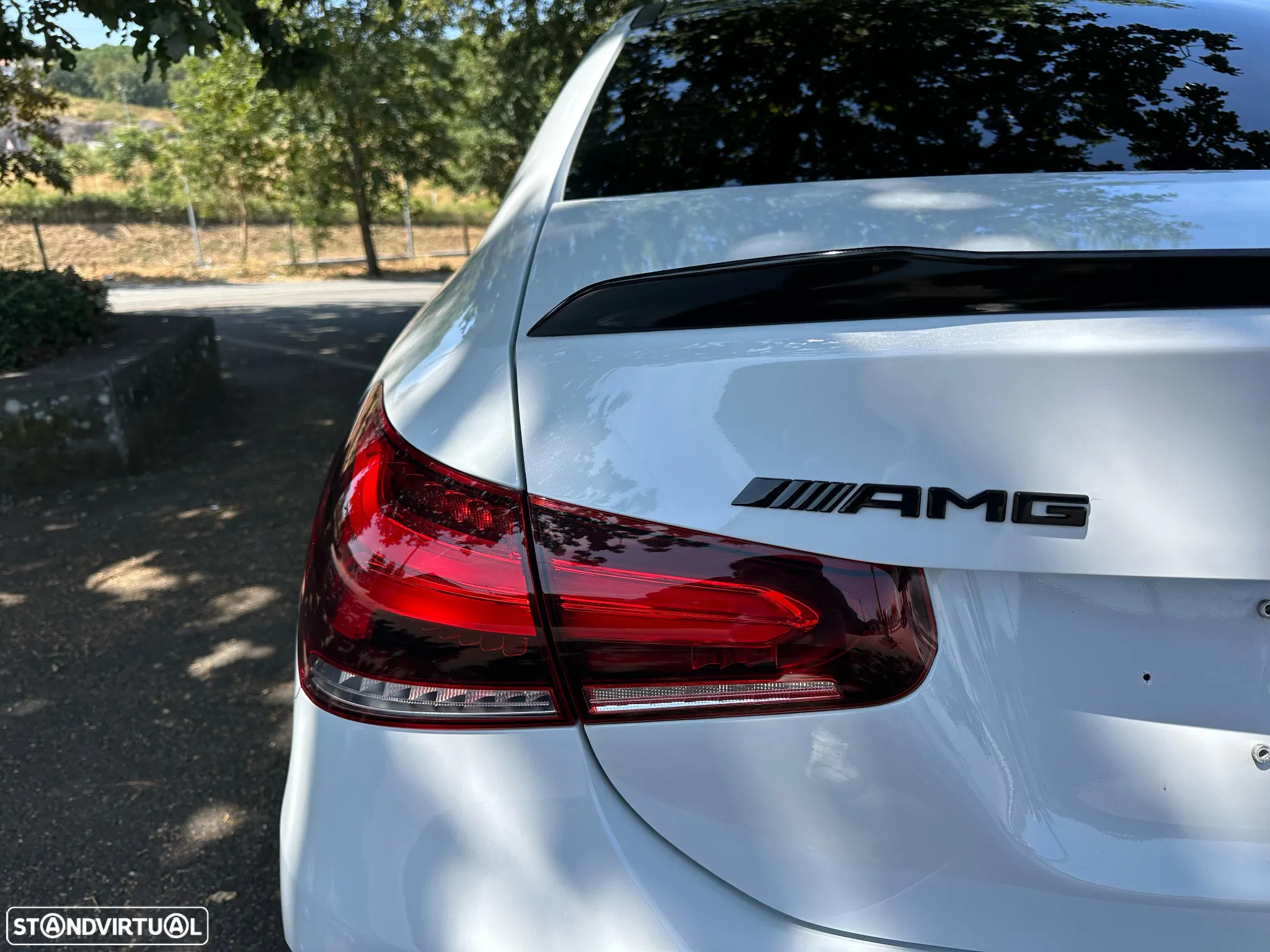 Mercedes-Benz A 250 Limousine e AMG Line - 16