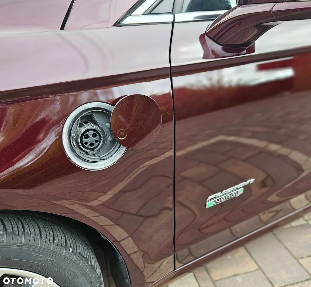 Ford Fusion - 24