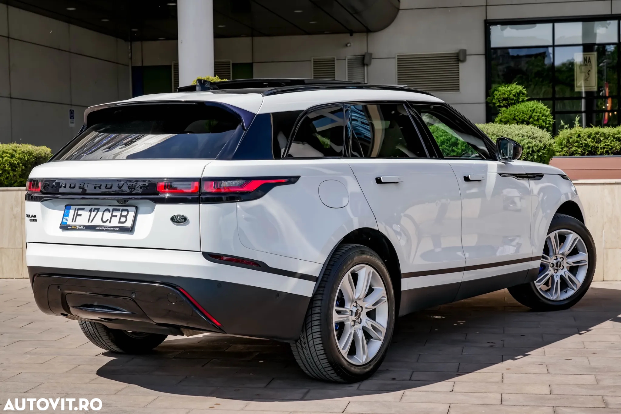 Land Rover Range Rover Velar 3.0 R-Dynamic HSE - 9