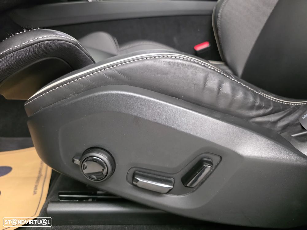 Volvo XC 60 2.0 B5 R-Design AWD - 10