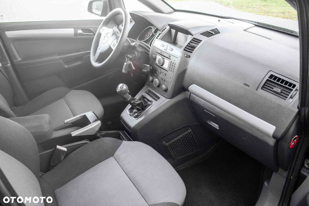 Opel Zafira 1.6 Sport - 29