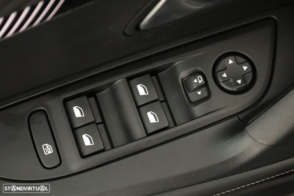 Peugeot 2008 1.2 PureTech Allure - 21