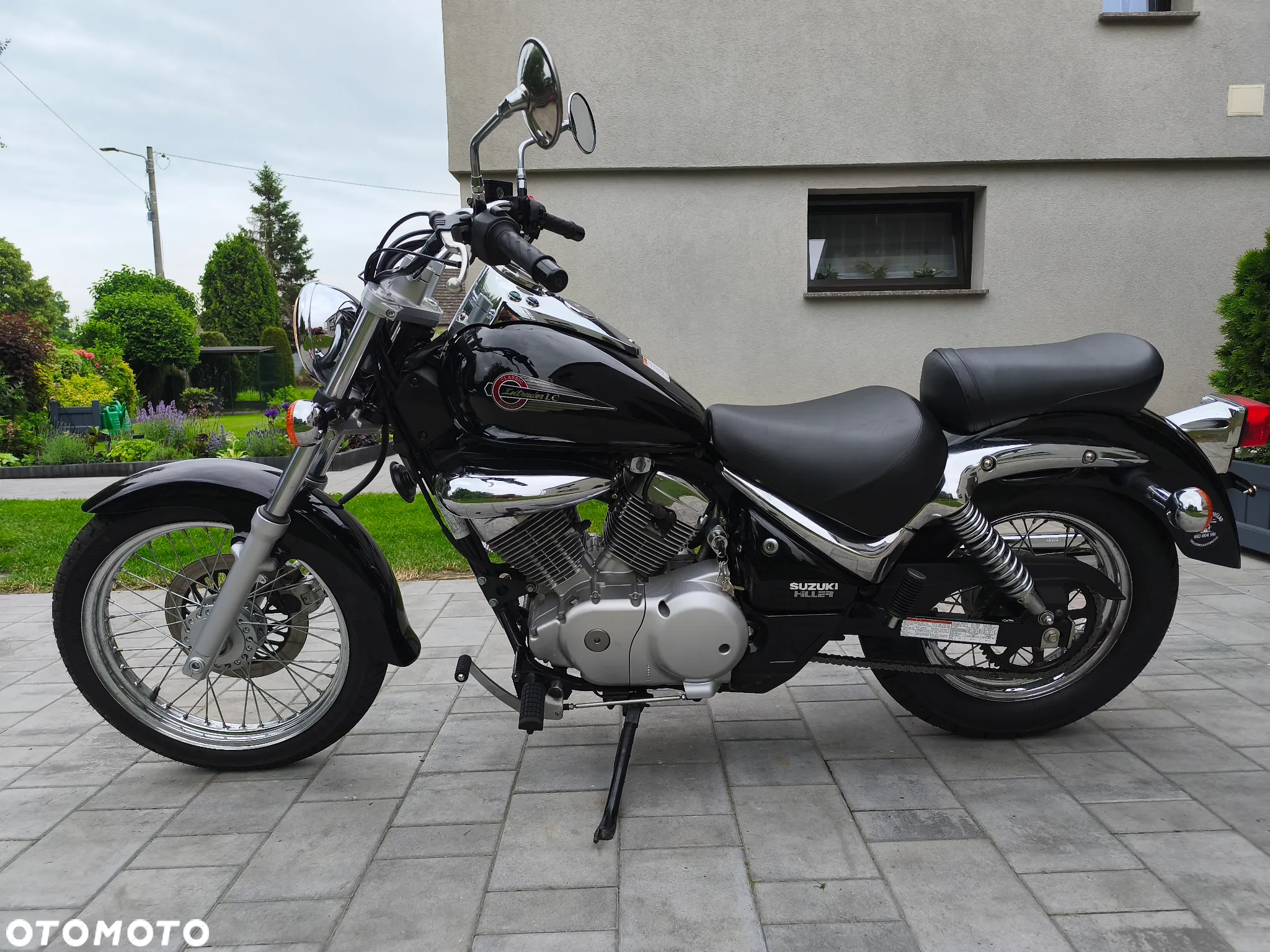 Suzuki Intruder - 5