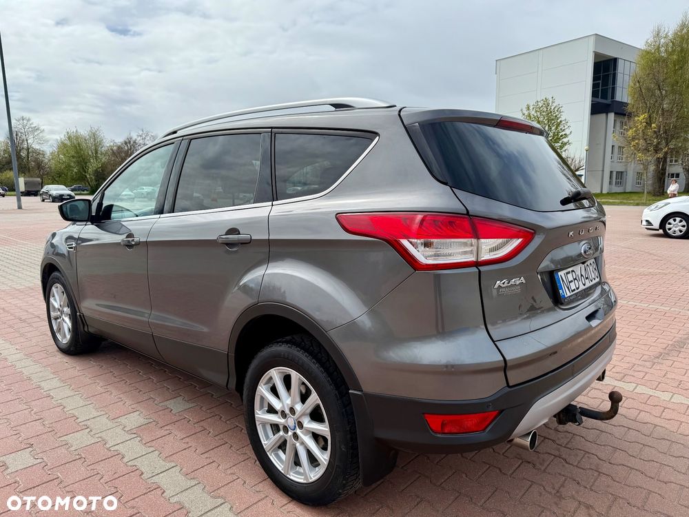 Ford Kuga 2.0 TDCi 2x4 Titanium - 4