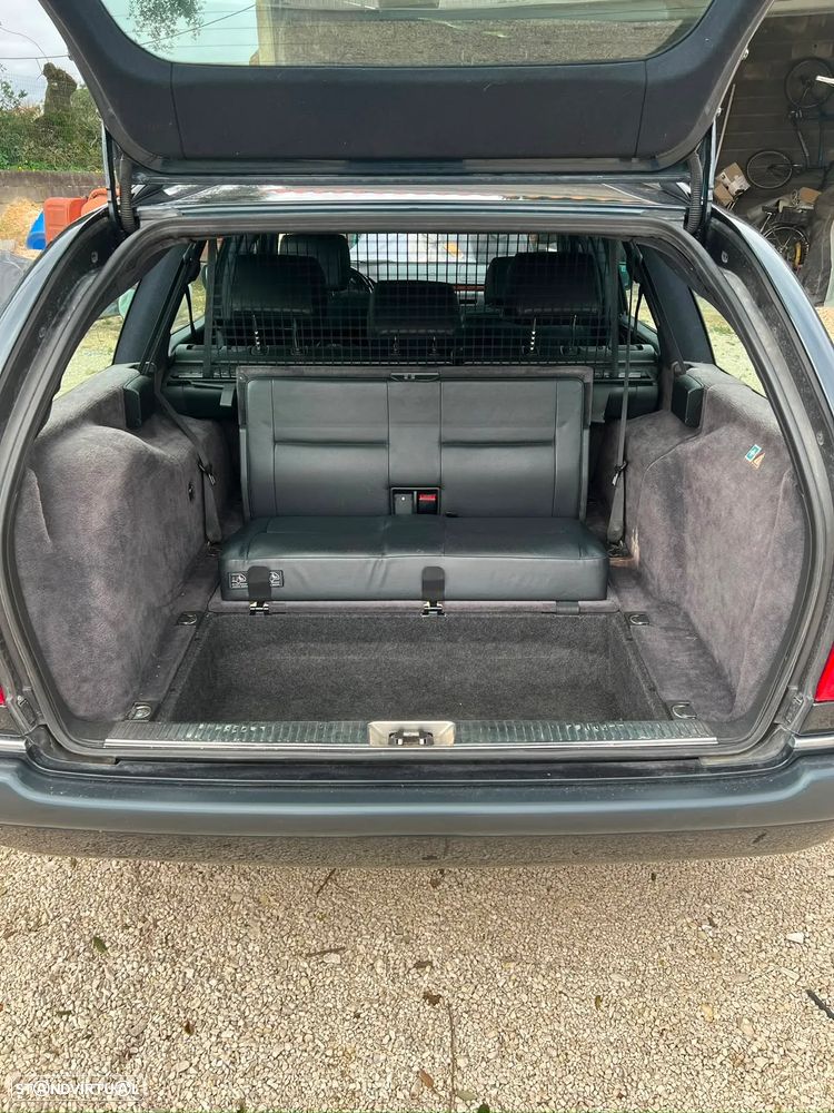 Mercedes-Benz E 300 TD Classic - 13