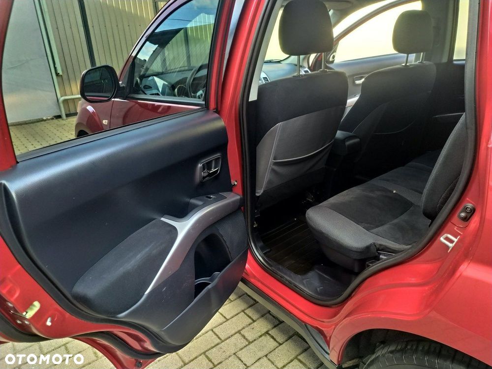 Mitsubishi Outlander 2.4 4WD CVT Intense - 20