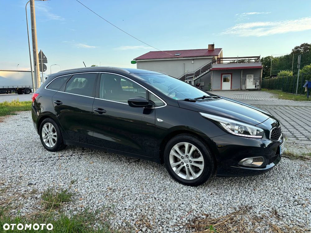 Kia Ceed 1.6 CRDi 128 ISG Dream Team Edition - 18