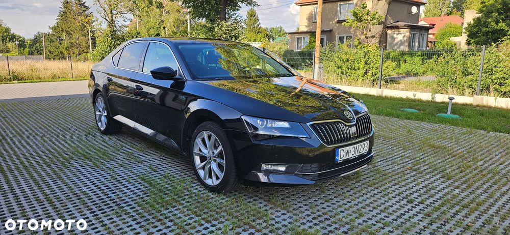 Skoda Superb 2.0 TDI Ambition DSG - 1