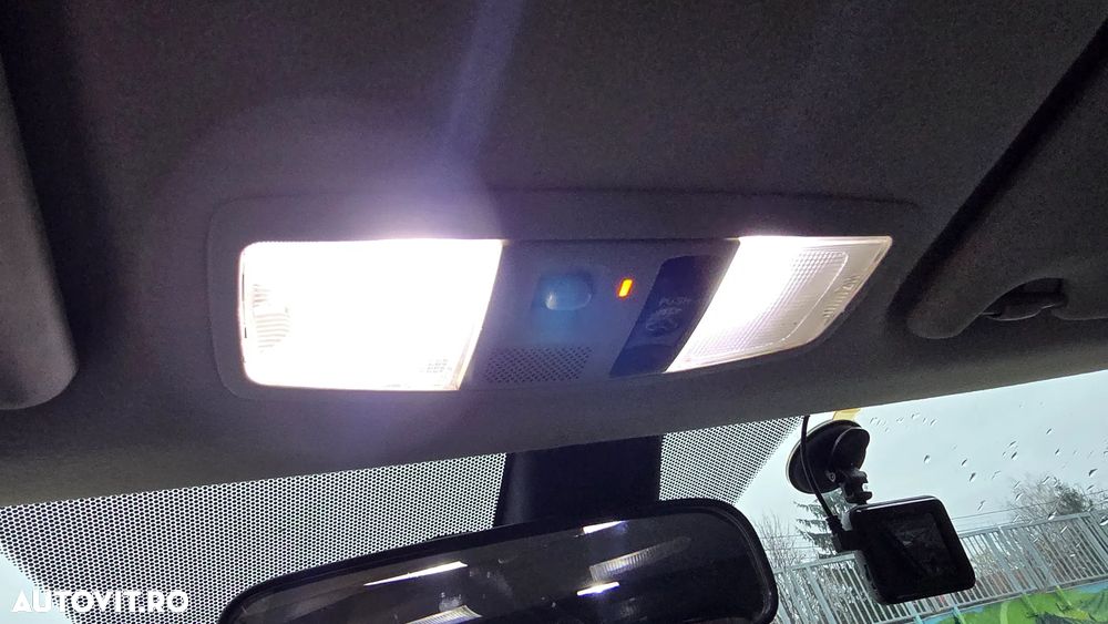 Mitsubishi Outlander 2.0 4WD Plug-In Hybrid Top - 31