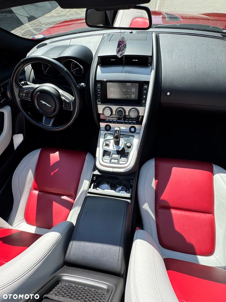 Jaguar F-Type Cabriolet - 24