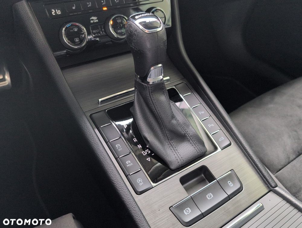 Skoda Superb 2.0 TDI SCR 4x4 Scout DSG - 33