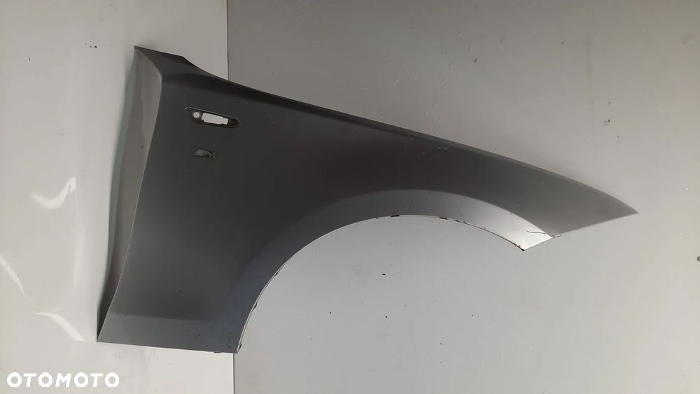 BŁOTNIK PRZEDNI PRZOD PRAWY BMW 1 E81 E82 E87 E88 TITANSILBER 354 SREBRNY POSIADA OZNAKI RDZY - 1