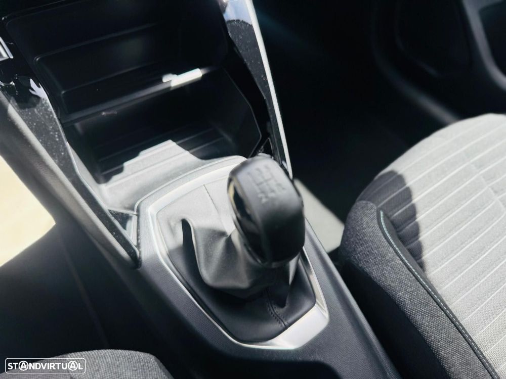 Peugeot 208 1.2 PureTech SE Style - 25