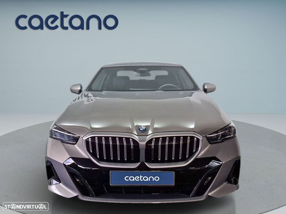 BMW 530 e Pack Desportivo M - 3