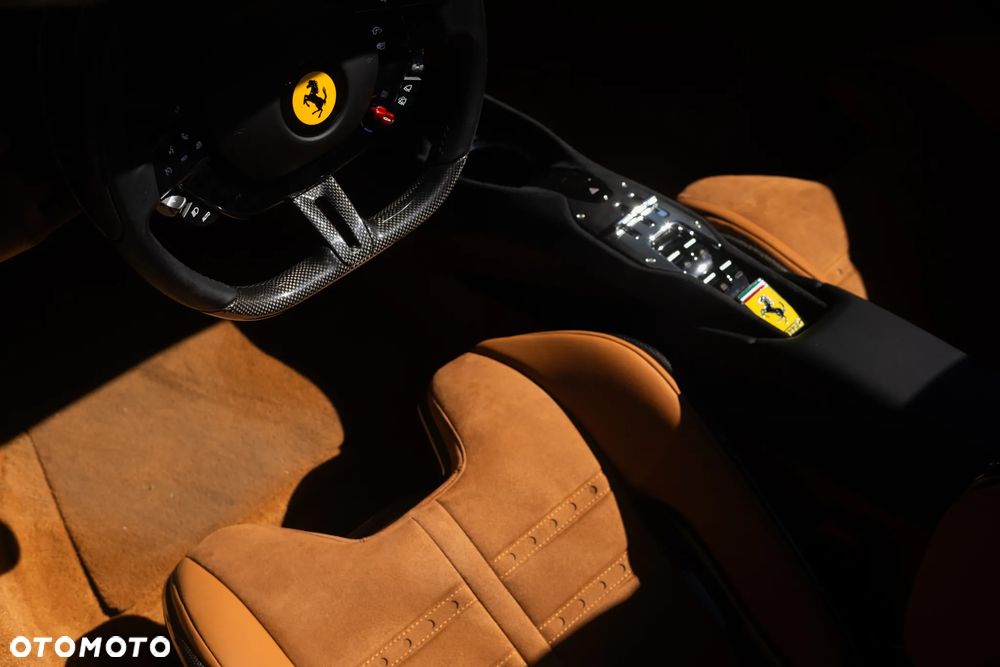 Ferrari 296 GTS - 13