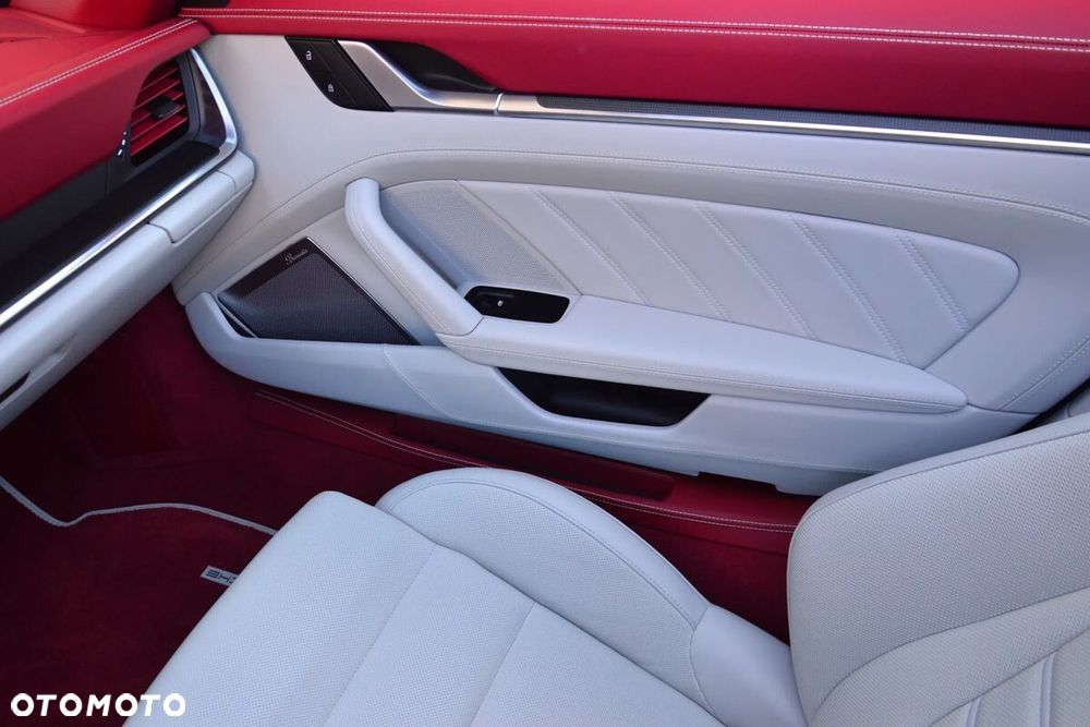 Porsche 911 Carrera Turbo S - 27