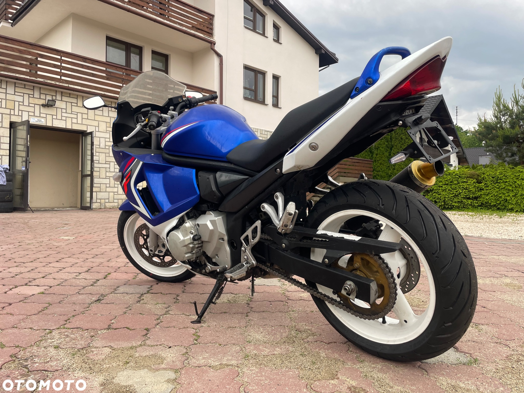 Suzuki GSX - 6
