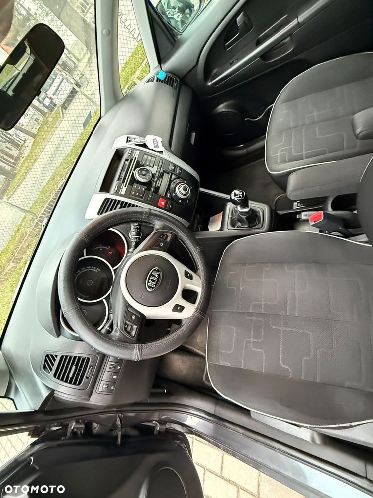 Kia Venga - 5