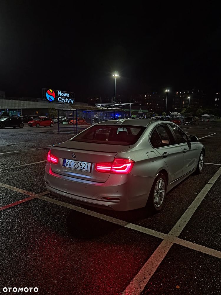 BMW Seria 3 318d - 2