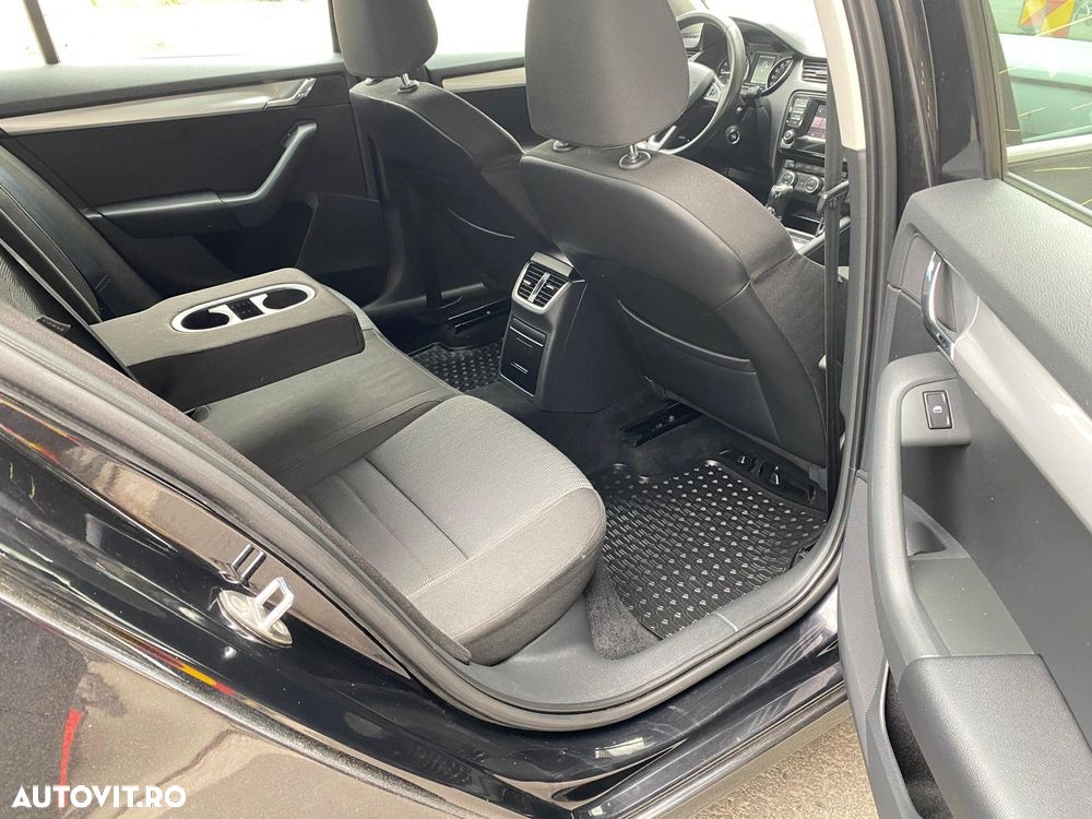 Skoda Octavia 1.6 TDI DSG Ambition - 13