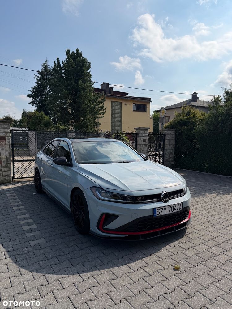 Volkswagen Jetta - 5