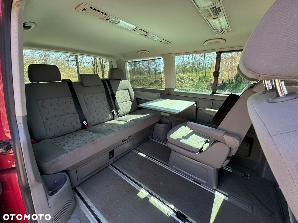 Volkswagen Multivan - 12