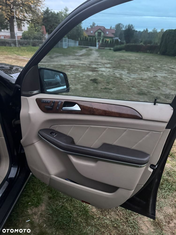 Mercedes-Benz GL 350 BlueTec 4-Matic - 14