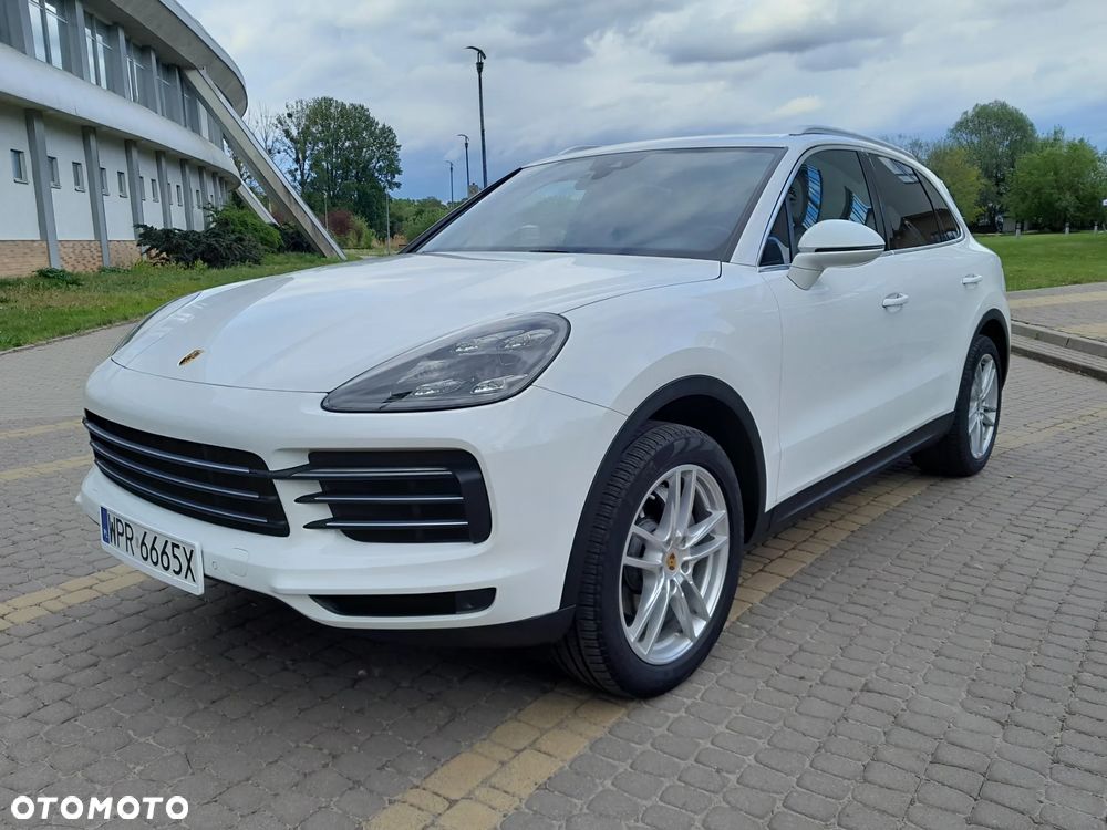 Porsche Cayenne - 1