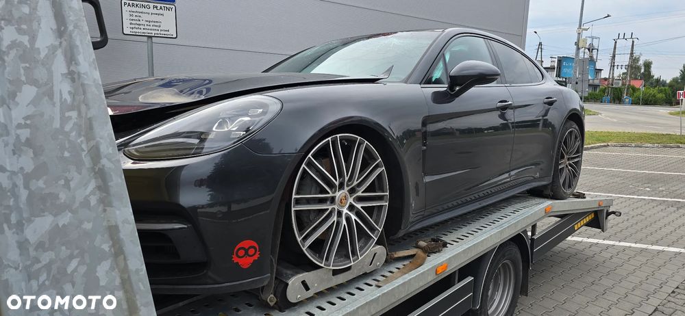 Porsche Panamera 4S - 1