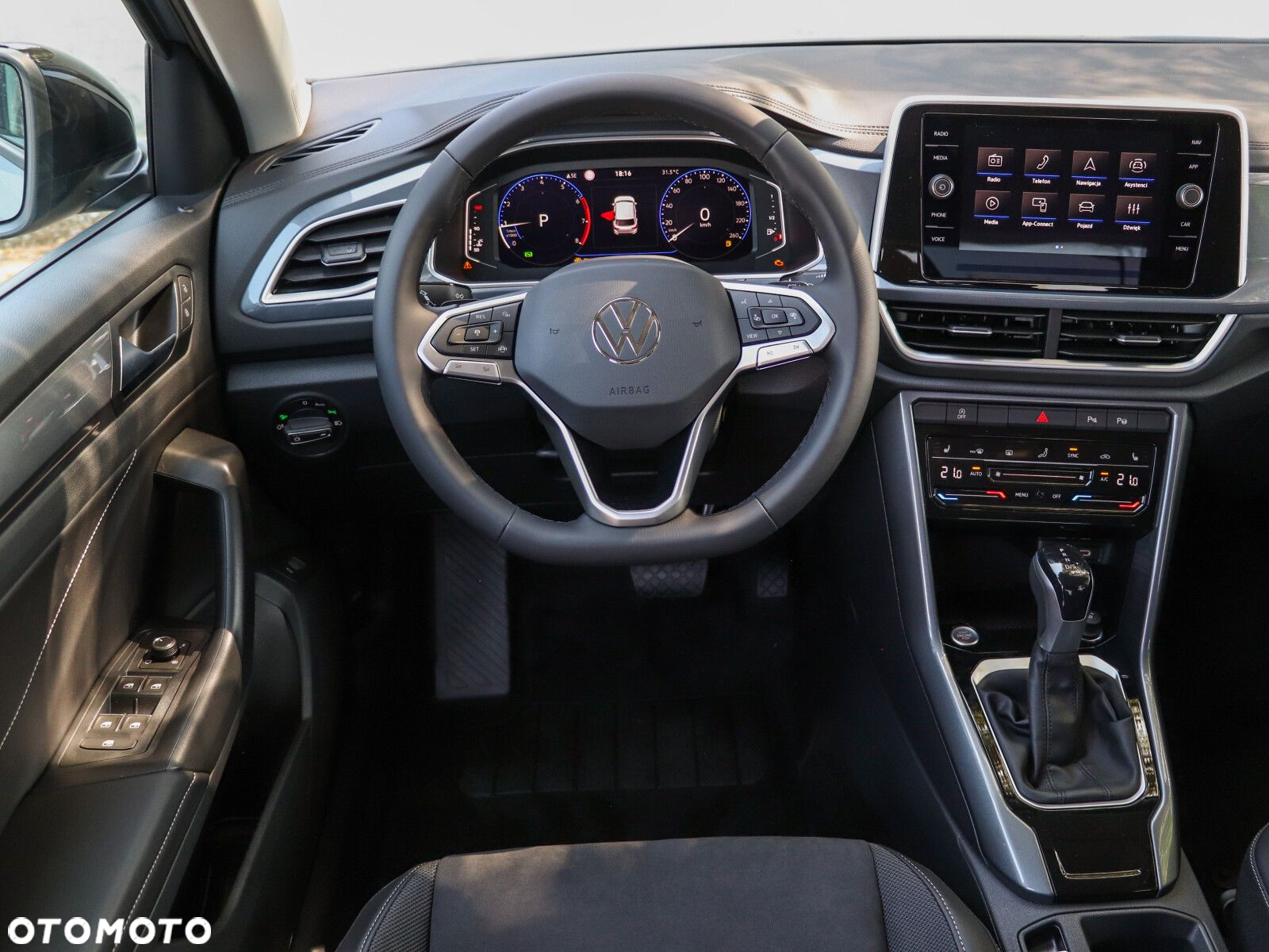 Volkswagen T-Roc - 14