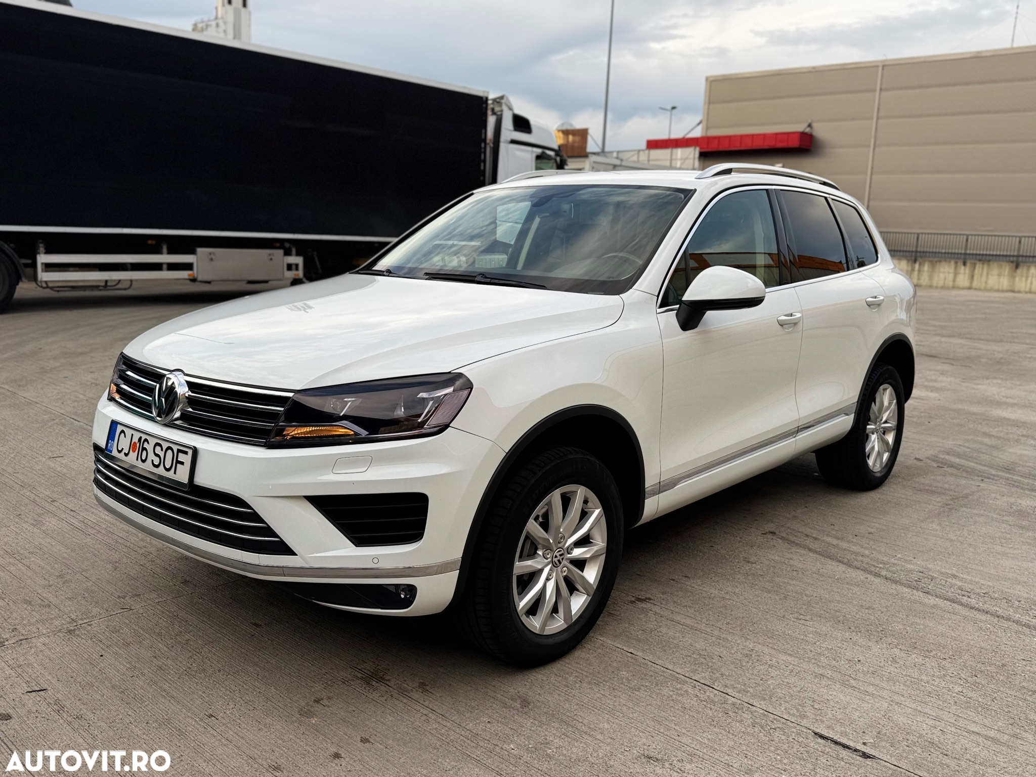 Volkswagen Touareg 3.0 V6 TDI BMT - 4