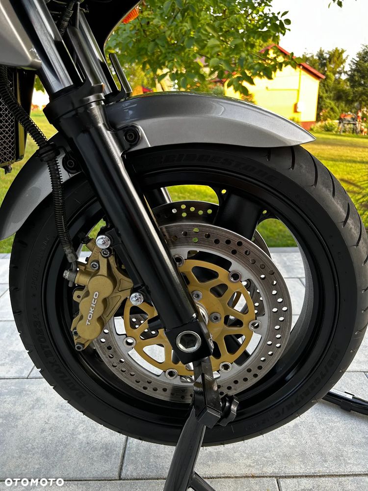 Kawasaki ZRX - 21