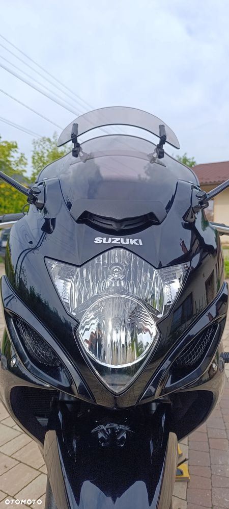 Suzuki GSX - 18