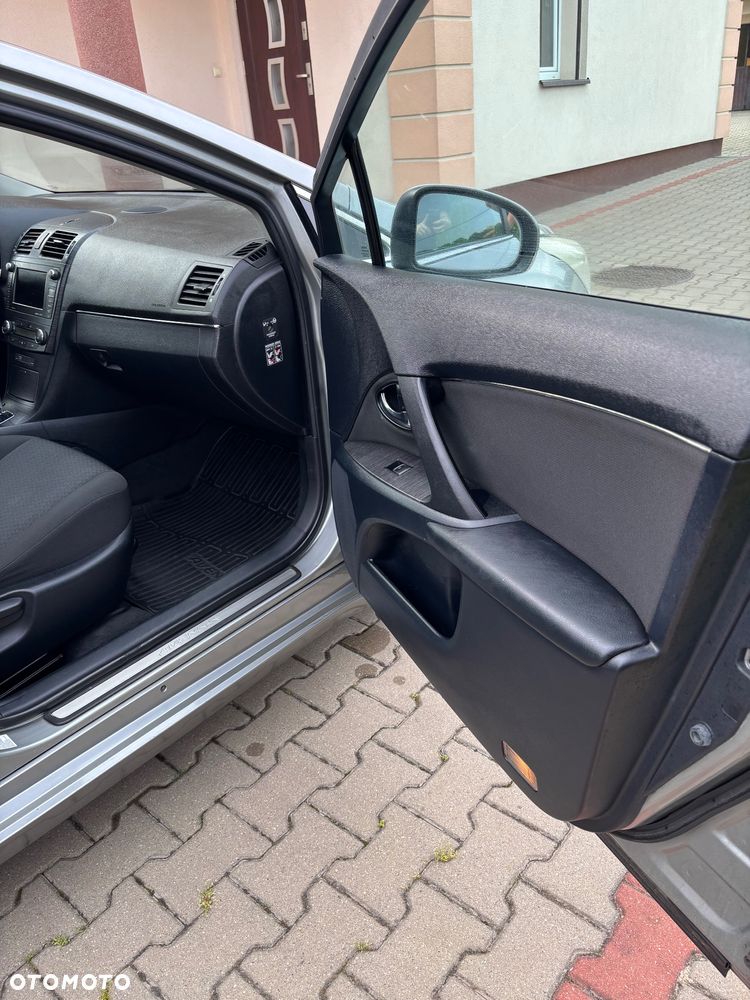 Toyota Avensis 1.8 Luna MS - 15