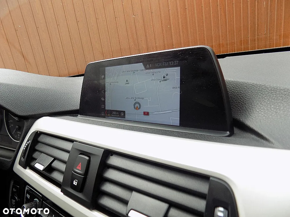 BMW Seria 3 316d Touring - 16