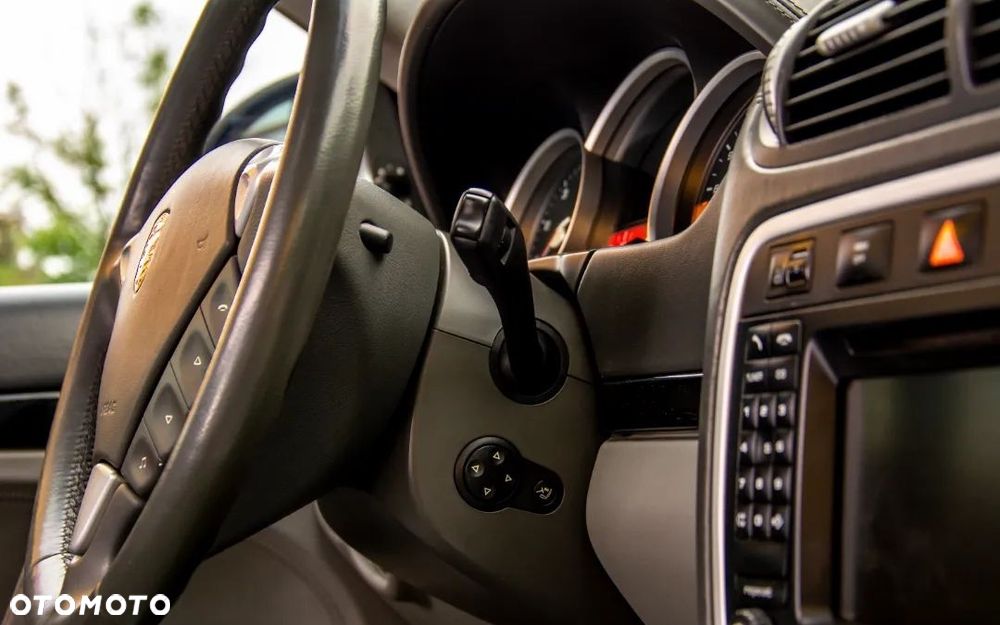 Porsche Cayenne Turbo - 14