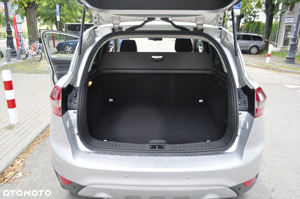 Ford Kuga - 11