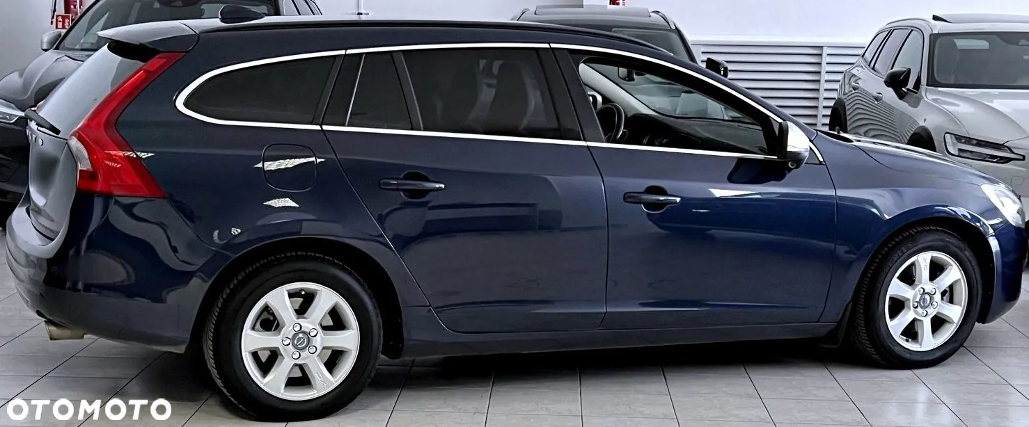 Volvo V60 D5 Summum - 9