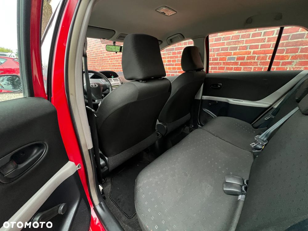 Toyota Yaris - 11