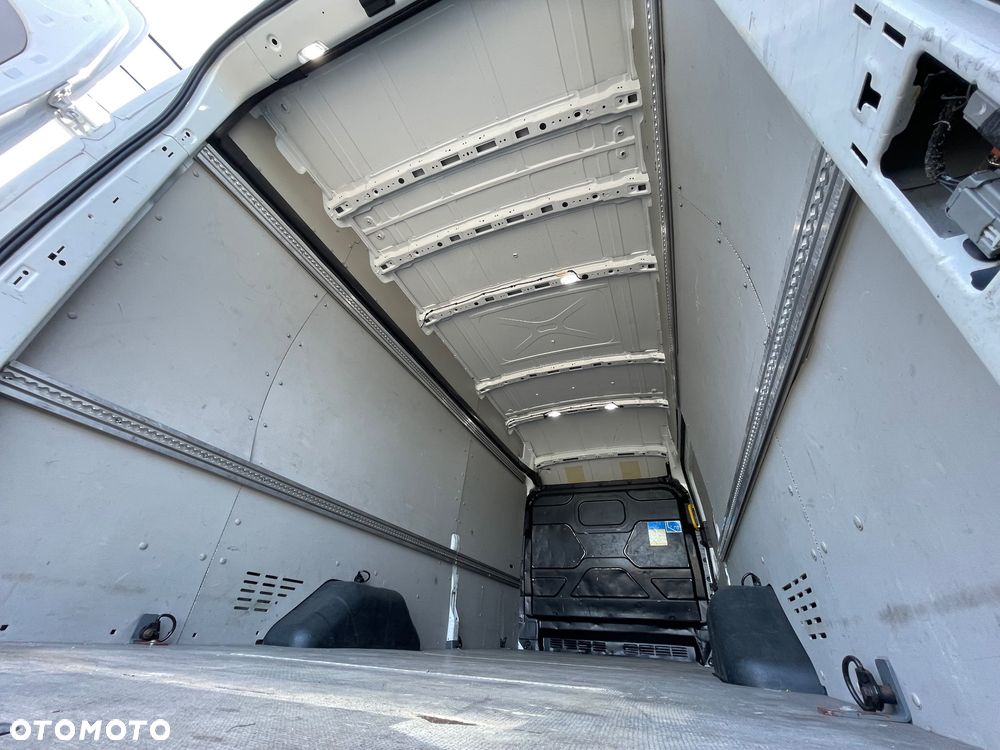 Ford Transit - 24