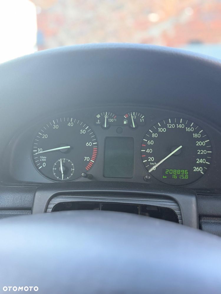 Volkswagen Passat - 14