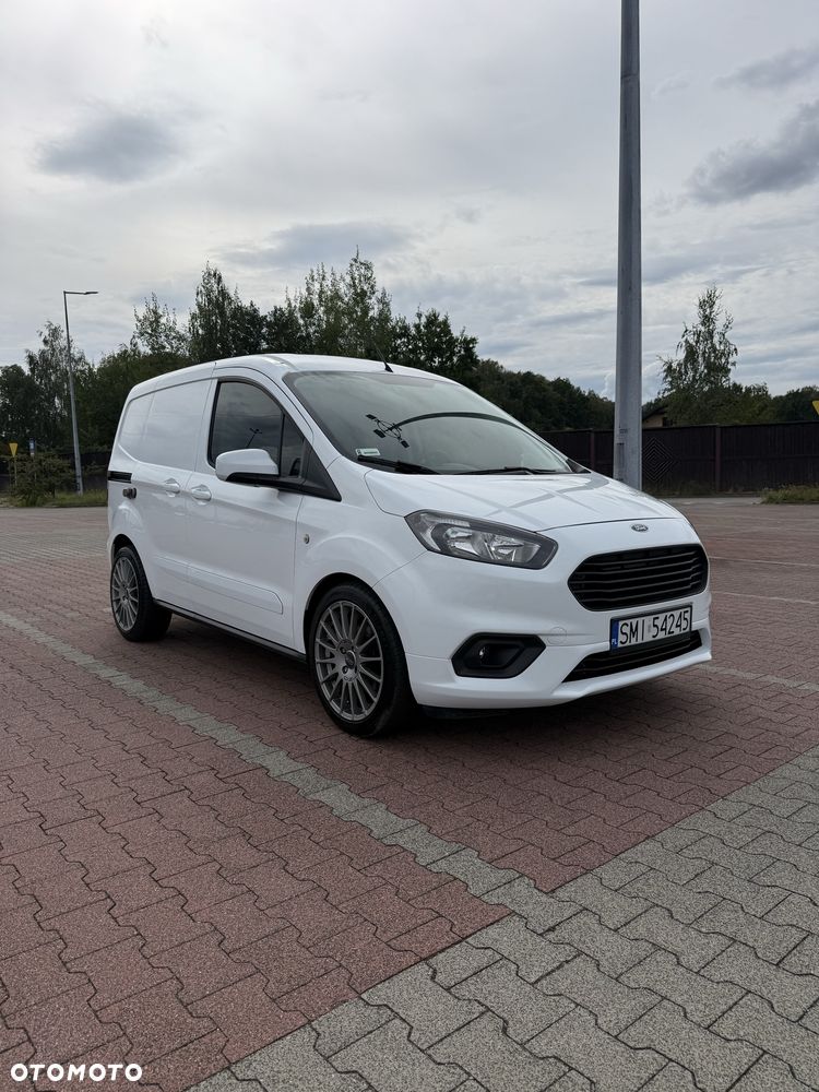 Ford Transit Courier - 1