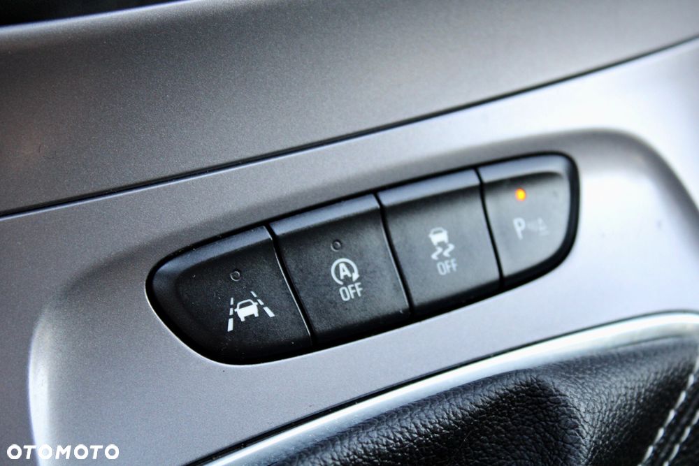 Opel Astra 1.6 CDTI Dynamic S&S - 12